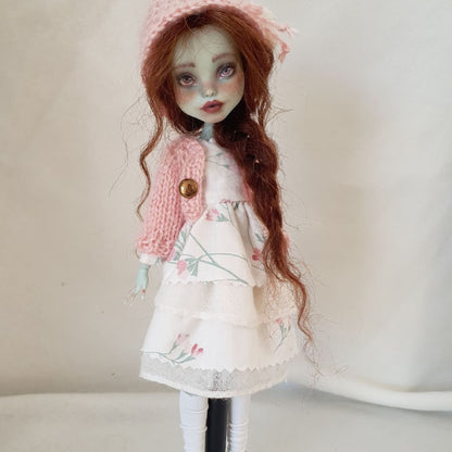 Sisters That Weave Stories - Arabella