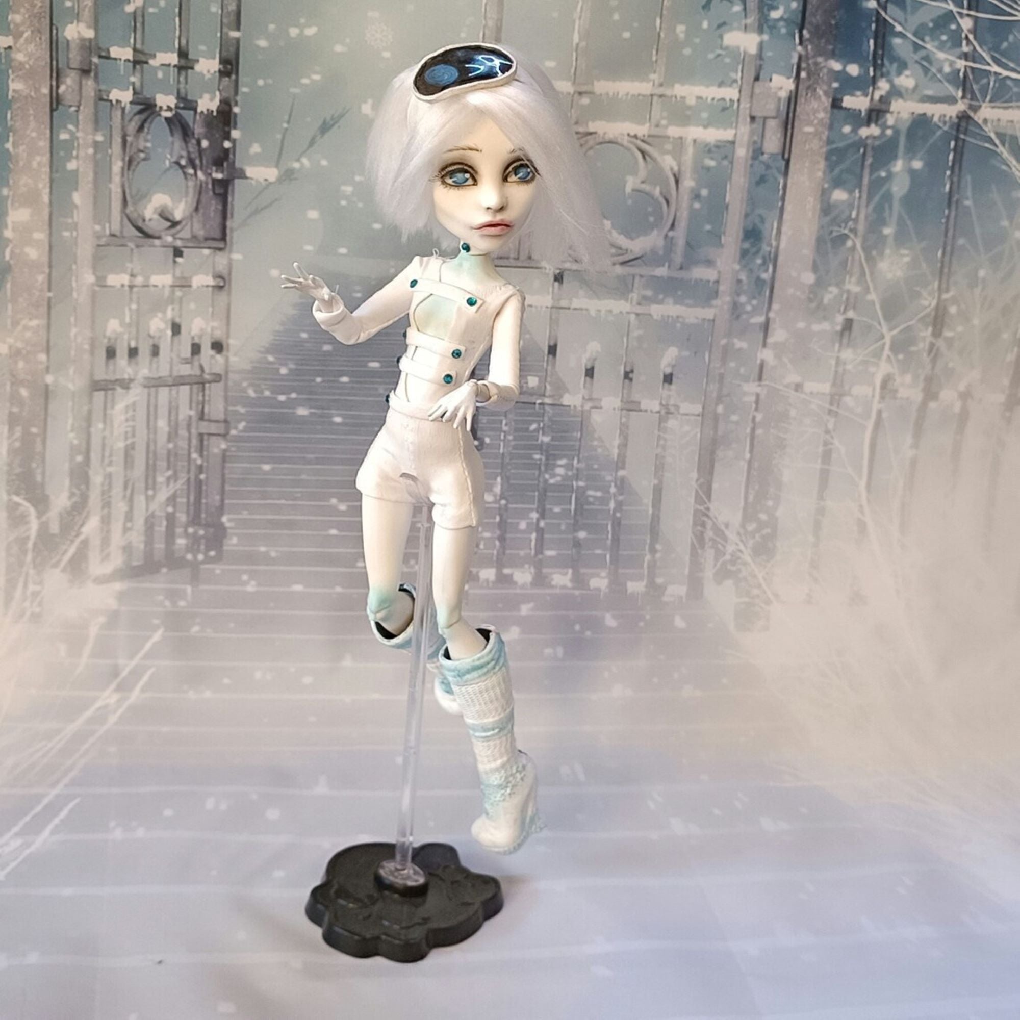 Sisters That Weave Stories- Eve... inspired from the movie WALL-E