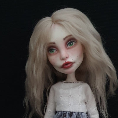 Sisters That Weave Stories- Kaya