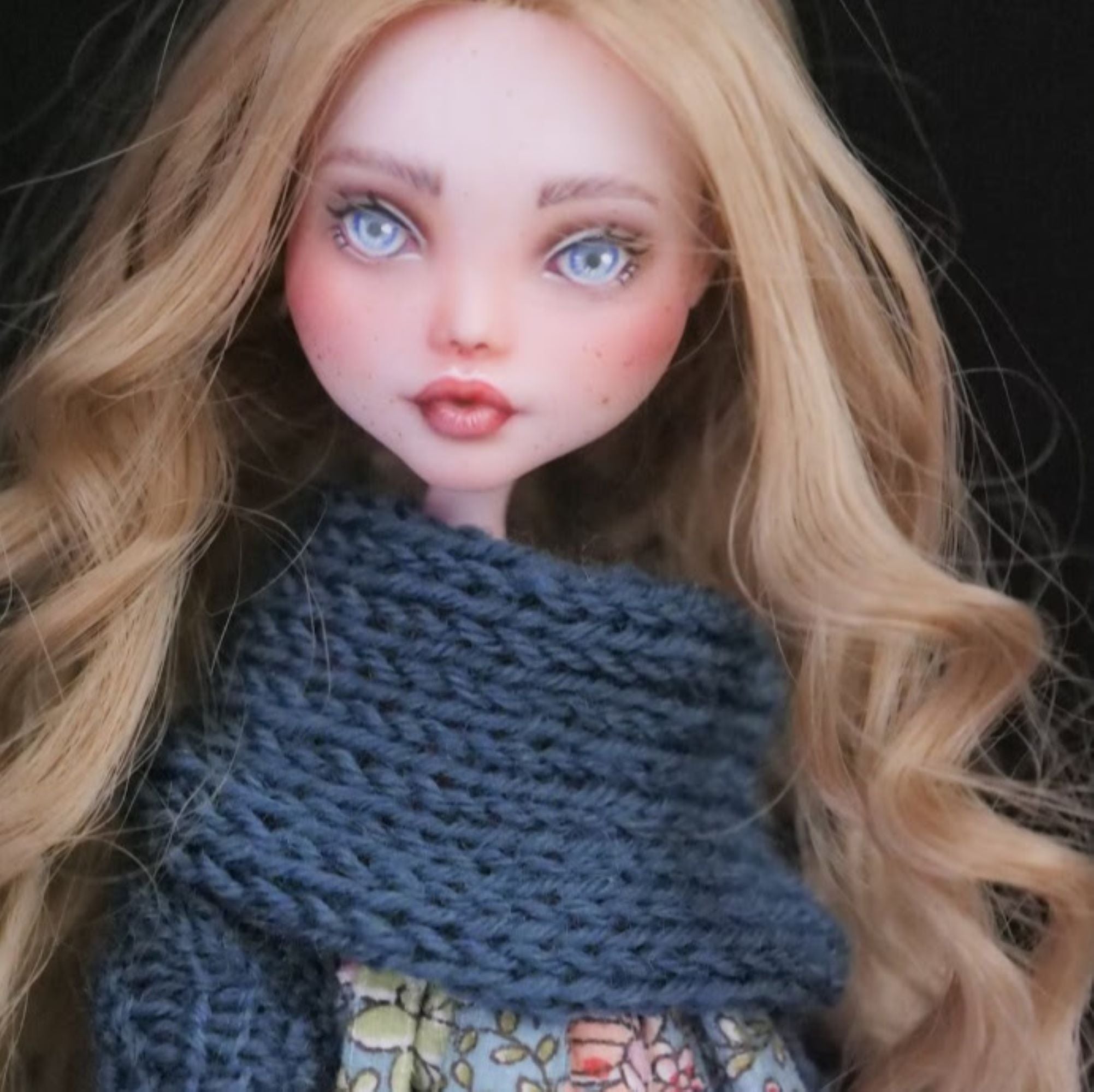 Sisters That Weave Stories- Pyper