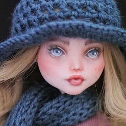 Sisters That Weave Stories- Pyper
