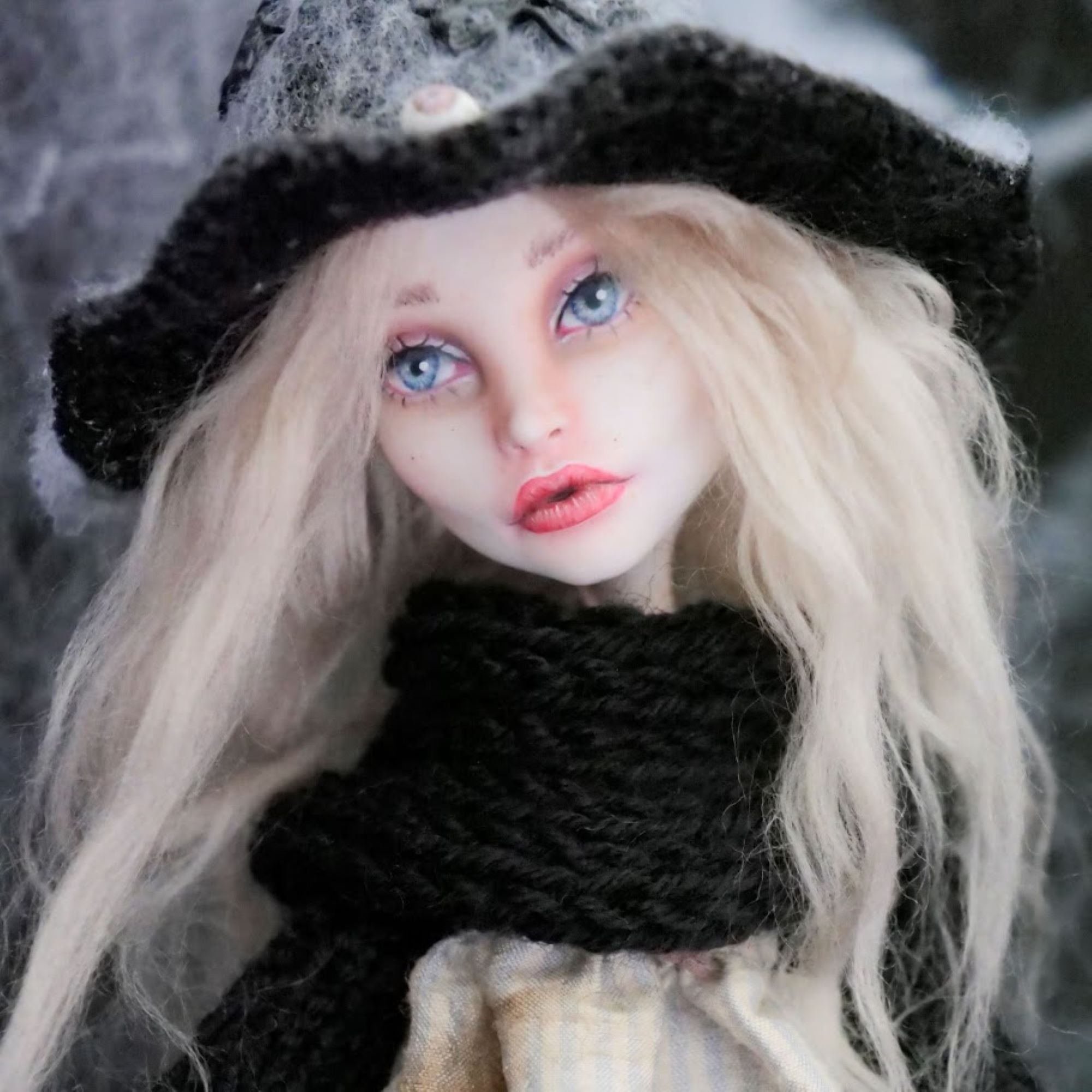 Sisters That Weave Stories- Slone