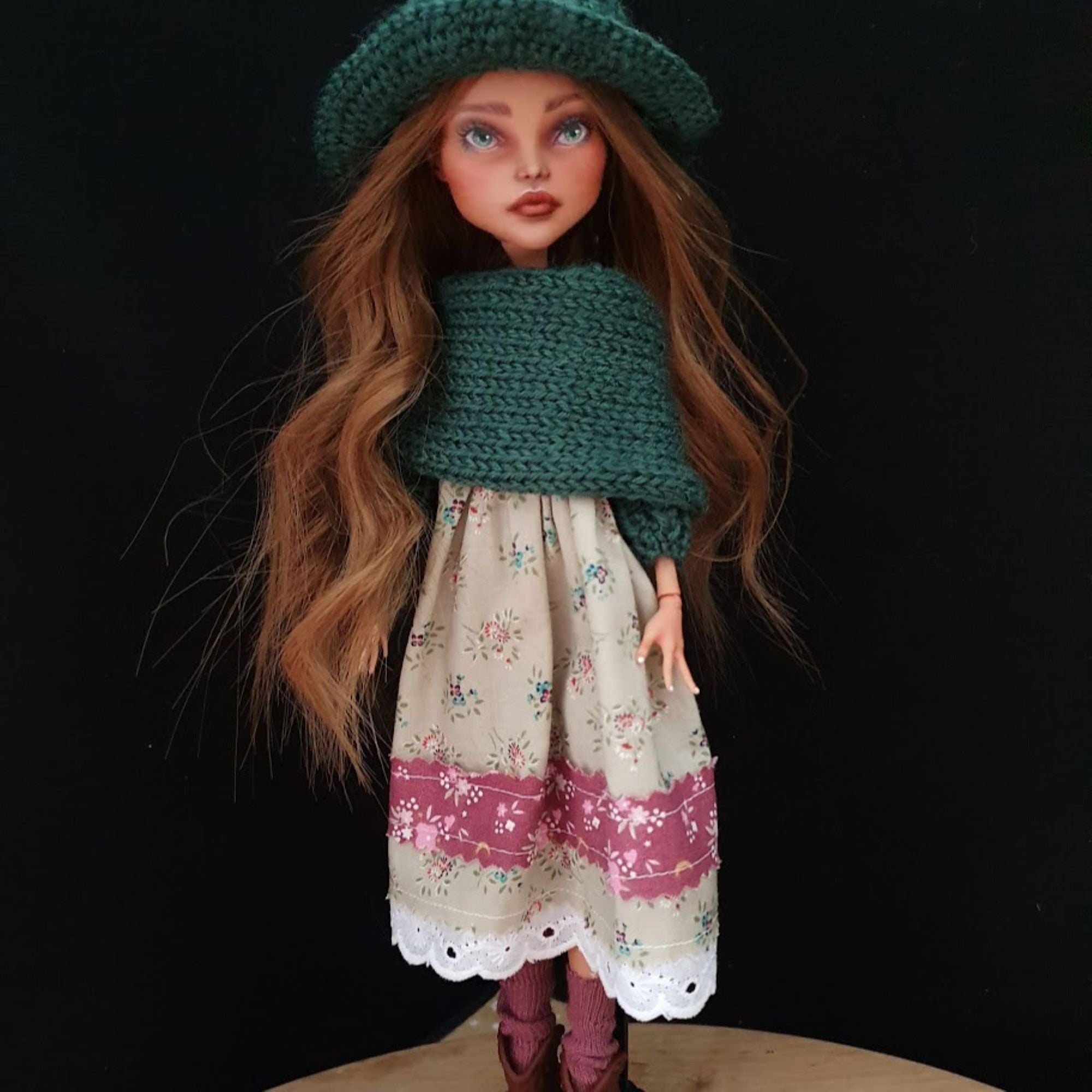 Sisters That Weave Stories - Meara