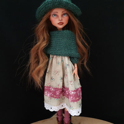 Sisters That Weave Stories - Meara