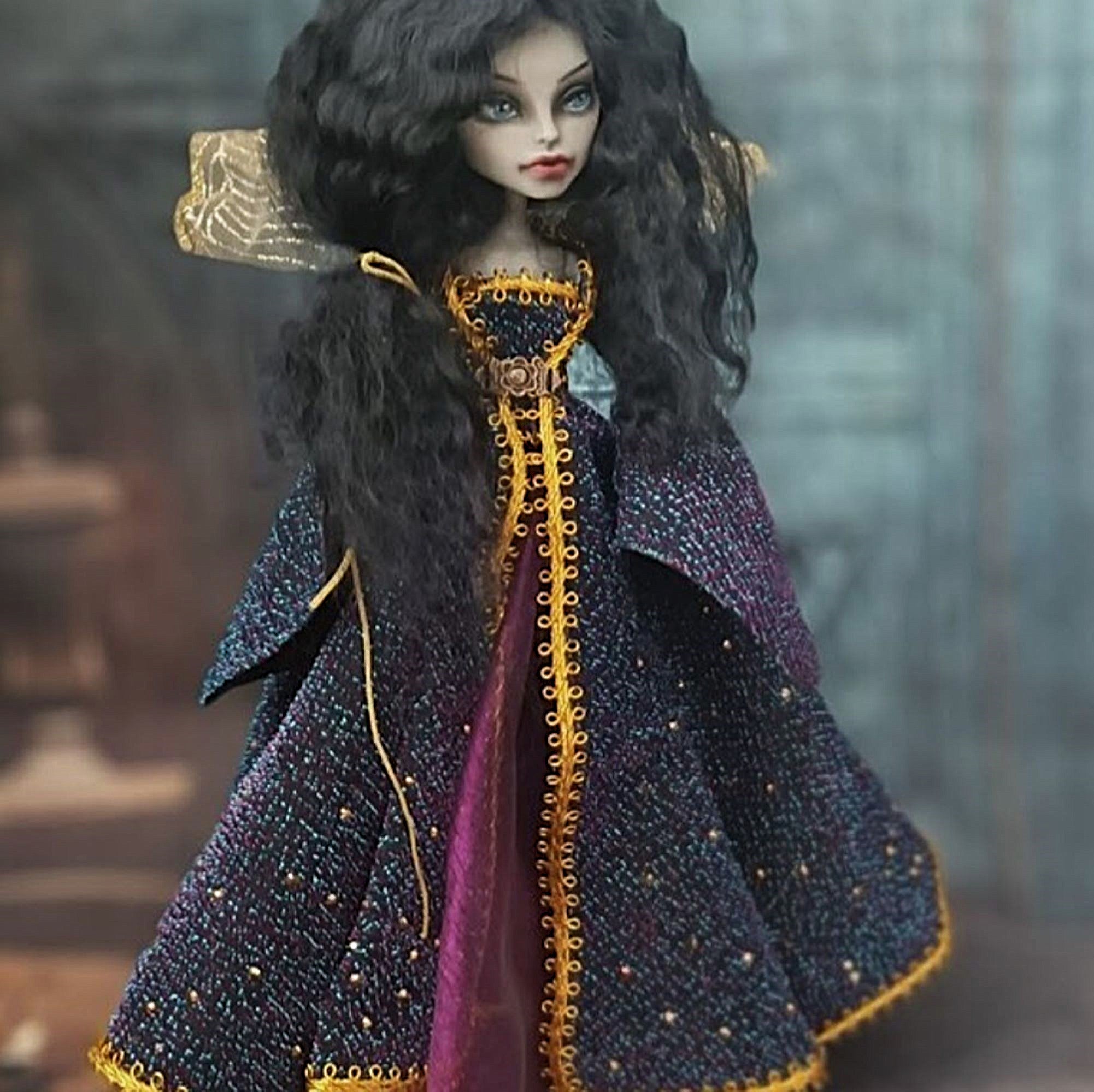 Sisters That Weave Stories- The Princess